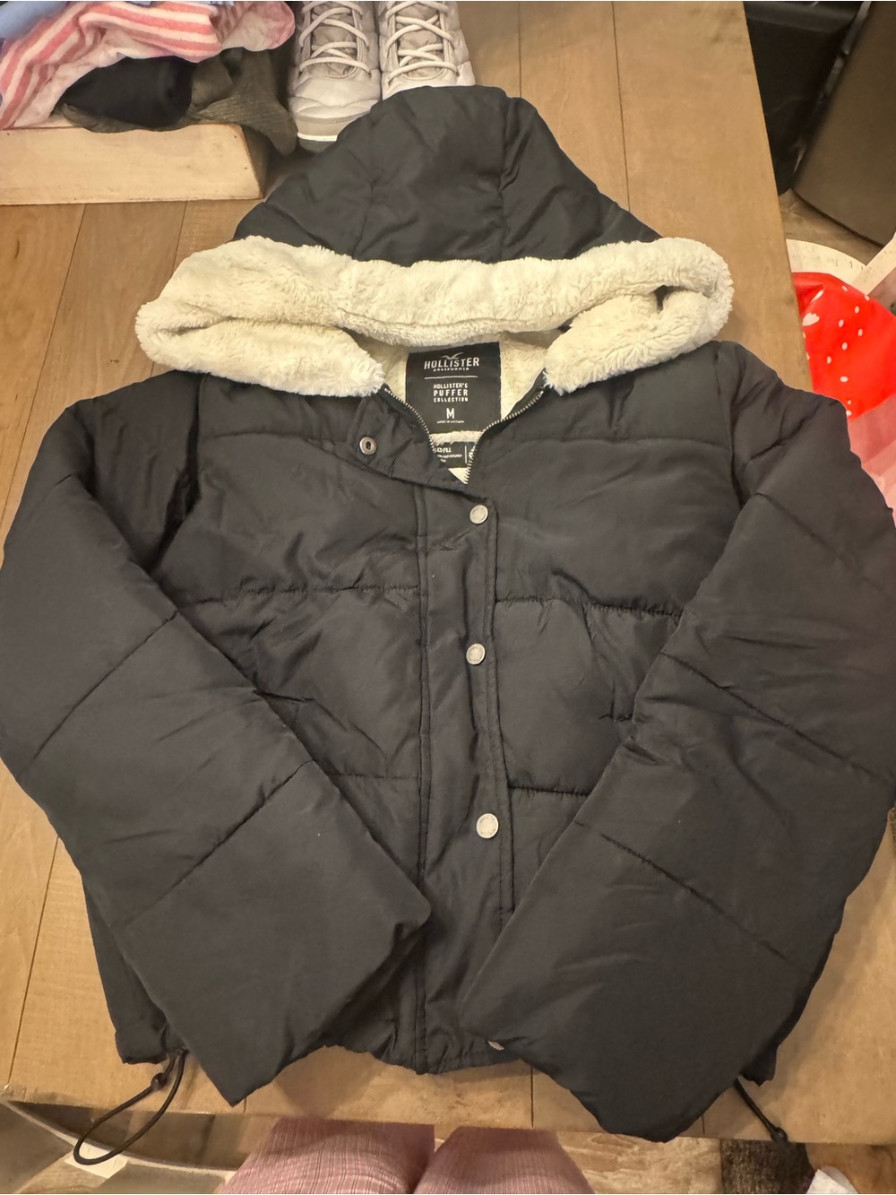 Hollister Size Medium Black Puffer Coat Jacket Faux Fur Lined NWOT